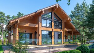 Дома из клееного бруса: строительство, преимущества и нюансы