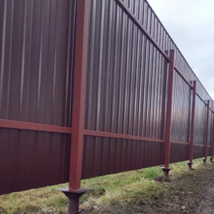 Заборы на сваях: как делают установку — пошаговое руководство